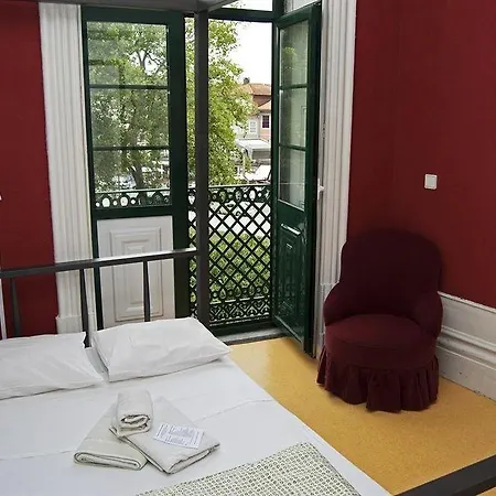 Wine Hostel *
