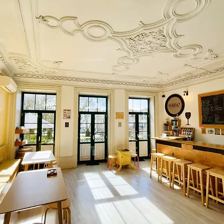 Wine Hostel *